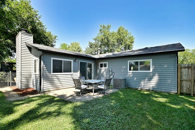129 Springleaf Drive, Bolingbrook, IL 60440