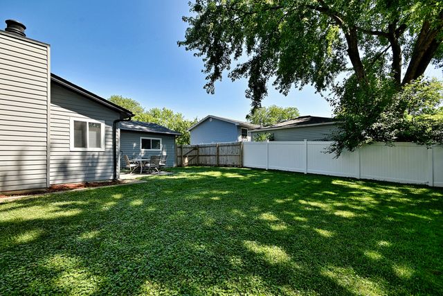 129 Springleaf Drive, Bolingbrook, IL 60440