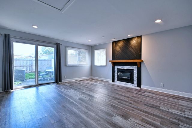129 Springleaf Drive, Bolingbrook, IL 60440