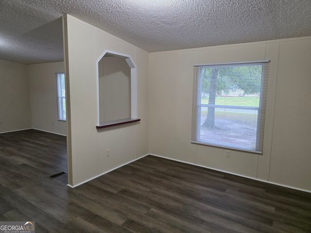 311 Mockingbird Drive, Springfield, GA 31329