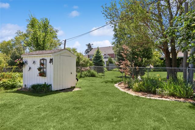 1925 2nd Ave SE, Cedar Rapids, IA 52403