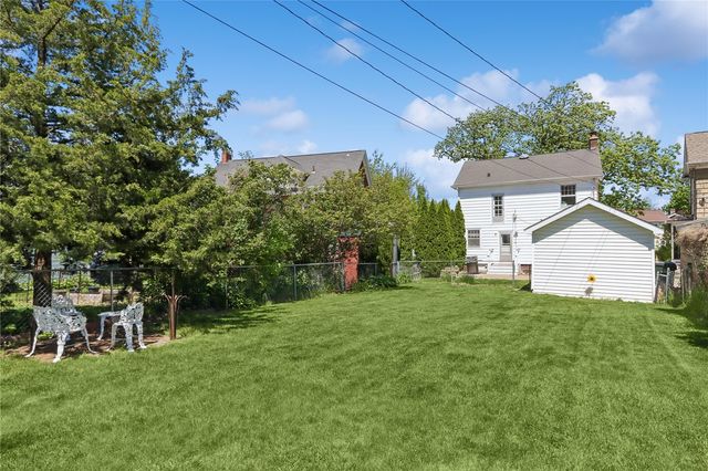 1925 2nd Ave SE, Cedar Rapids, IA 52403