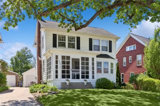 1925 2nd Ave SE, Cedar Rapids, IA 52403