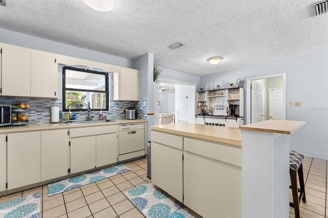 2833 56TH LANE N, St Petersburg, FL 33710