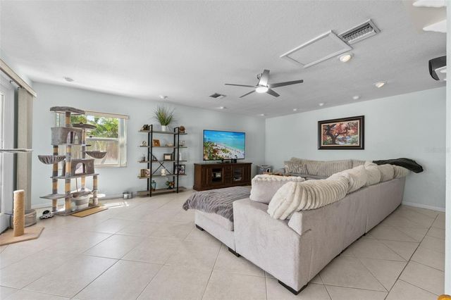 2833 56TH LANE N, St Petersburg, FL 33710