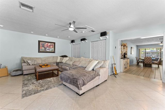 2833 56TH LANE N, St Petersburg, FL 33710