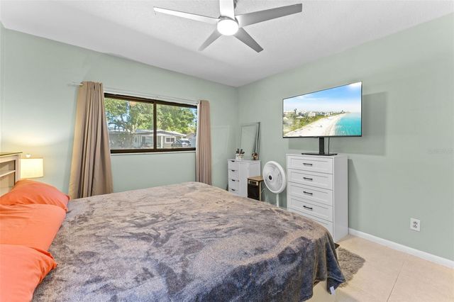 2833 56TH LANE N, St Petersburg, FL 33710