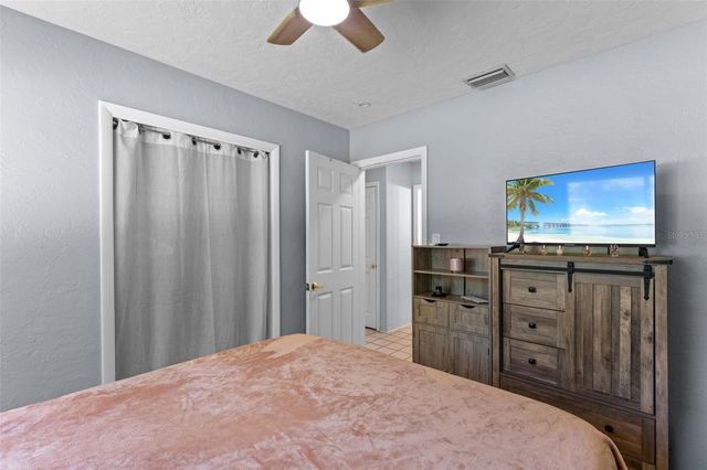 2833 56TH LANE N, St Petersburg, FL 33710