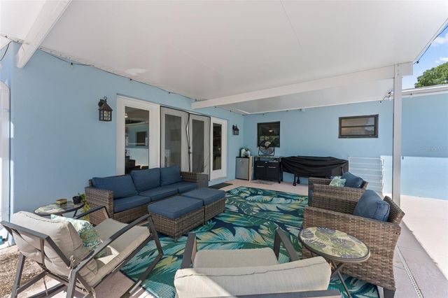 2833 56TH LANE N, St Petersburg, FL 33710