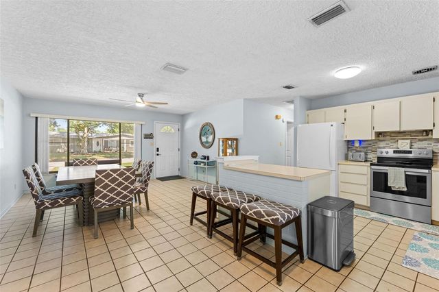 2833 56TH LANE N, St Petersburg, FL 33710