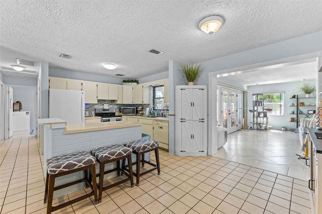 2833 56TH LANE N, St Petersburg, FL 33710