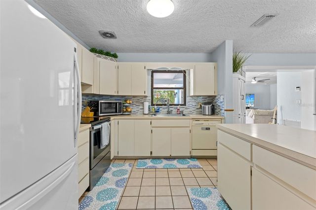 2833 56TH LANE N, St Petersburg, FL 33710