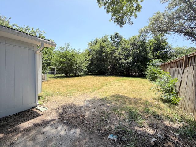 1508 N Hoard Avenue, Sherman, TX 75090
