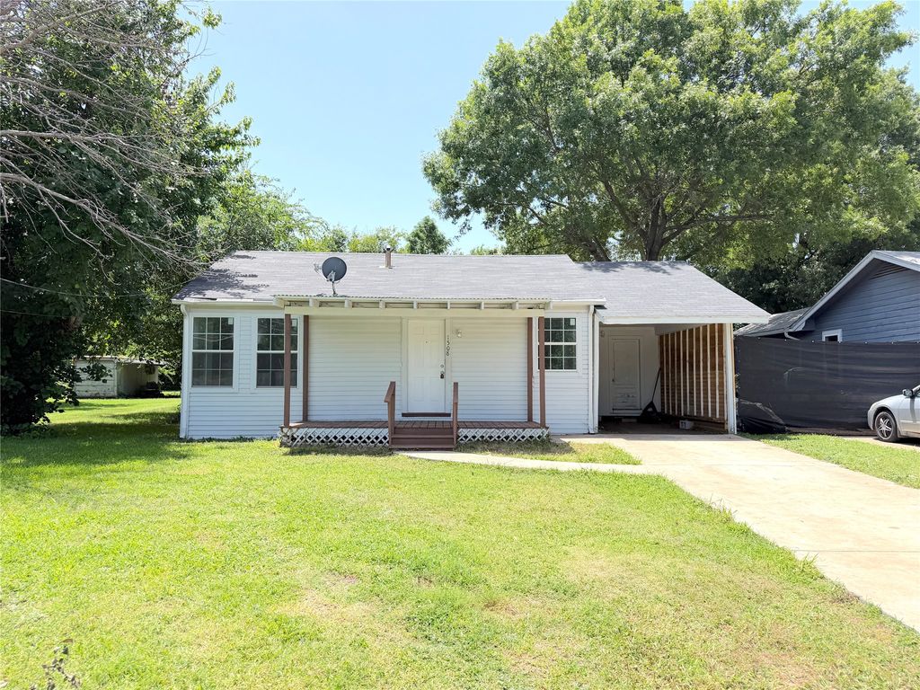 1508 N Hoard Avenue, Sherman, TX 75090