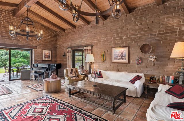 2160 Rambling Oaks Road, Santa Ynez, CA 93460