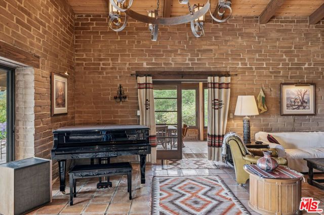 2160 Rambling Oaks Road, Santa Ynez, CA 93460