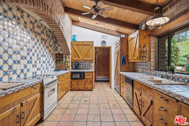 2160 Rambling Oaks Road, Santa Ynez, CA 93460