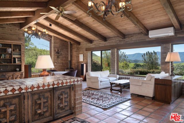 2160 Rambling Oaks Road, Santa Ynez, CA 93460