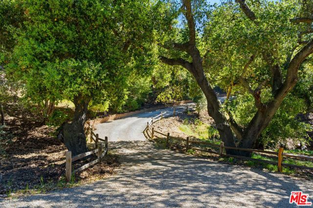 2160 Rambling Oaks Road, Santa Ynez, CA 93460