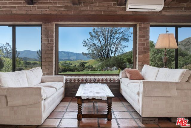 2160 Rambling Oaks Road, Santa Ynez, CA 93460