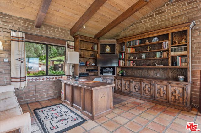 2160 Rambling Oaks Road, Santa Ynez, CA 93460