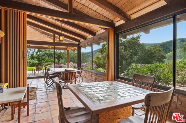 2160 Rambling Oaks Road, Santa Ynez, CA 93460