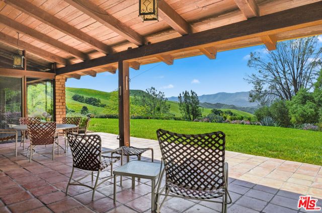 2160 Rambling Oaks Road, Santa Ynez, CA 93460
