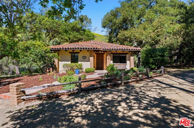 2160 Rambling Oaks Road, Santa Ynez, CA 93460