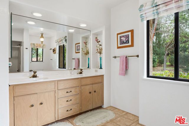 2160 Rambling Oaks Road, Santa Ynez, CA 93460