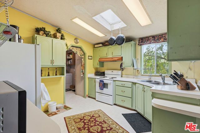 2160 Rambling Oaks Road, Santa Ynez, CA 93460