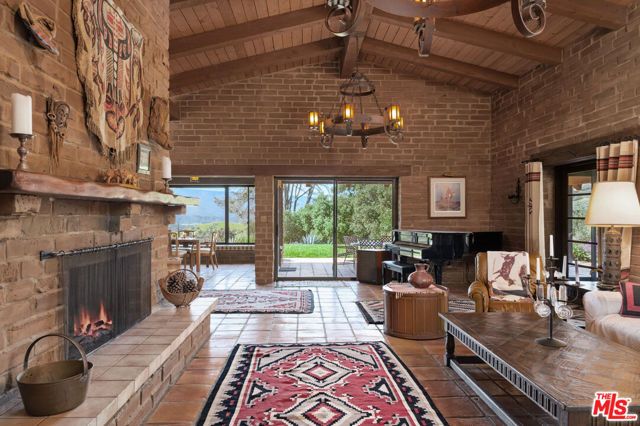 2160 Rambling Oaks Road, Santa Ynez, CA 93460