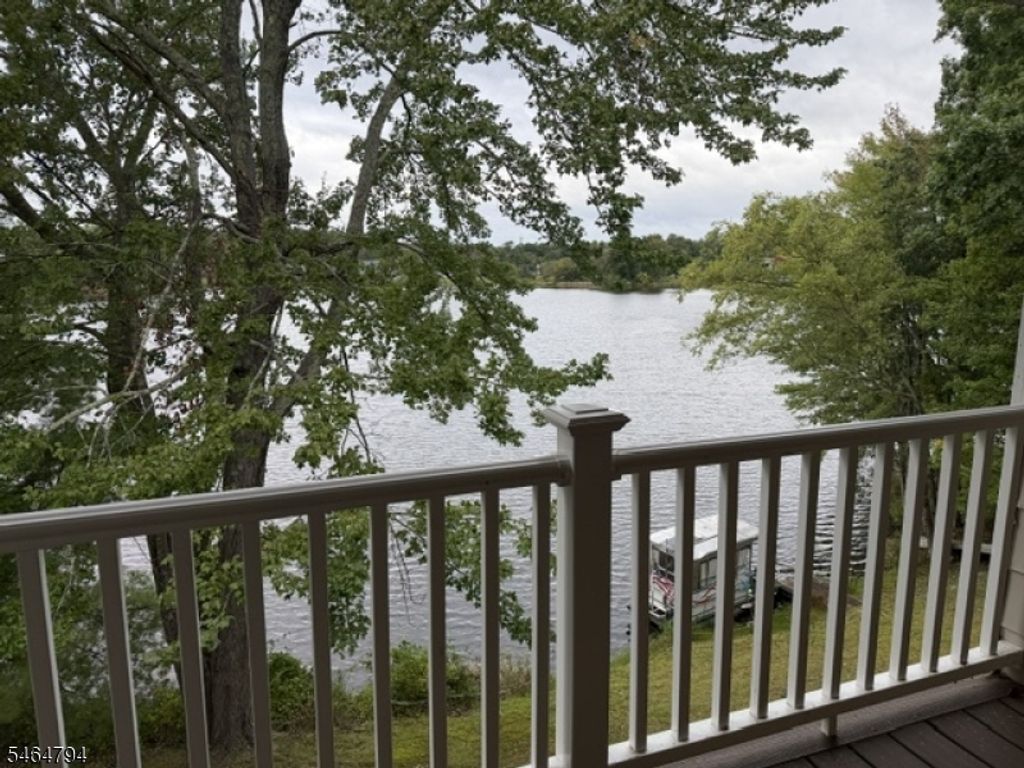 376 C Lake Shore South O302 C, Montague Twp., NJ 07827 — exterior