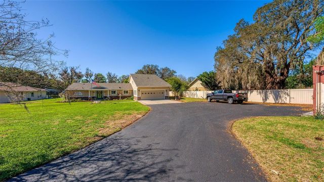 10220 BUMBLEBEE LANE, Leesburg, FL 34788