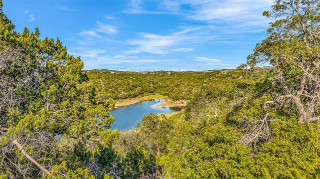 7216 Getaway DR, Jonestown, TX 78645