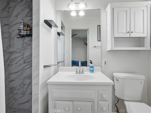 649 W Ashcroft, Clovis, CA 93612