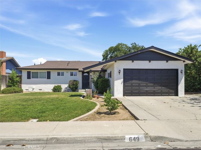649 W Ashcroft, Clovis, CA 93612