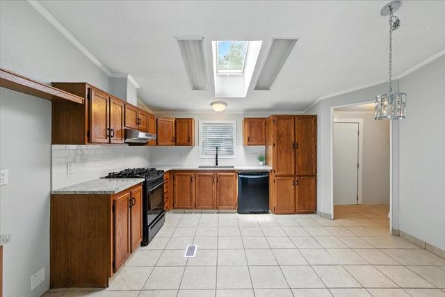 603 HILLCREST Avenue, Council Bluffs, IA 51503