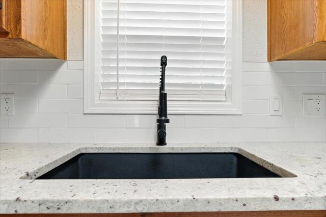 603 HILLCREST Avenue, Council Bluffs, IA 51503