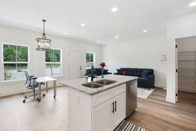 336 Legends Cir, Baxter, TN 38544