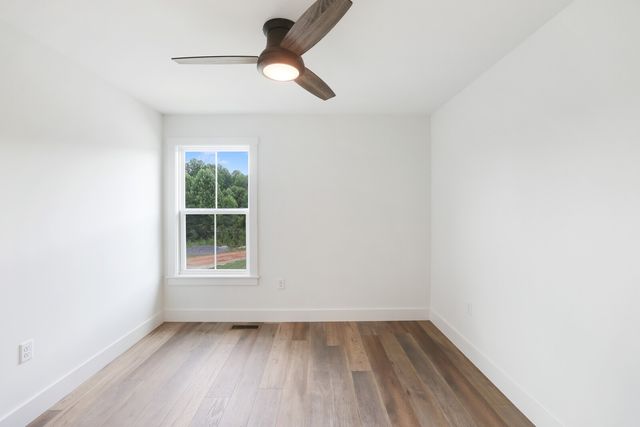 336 Legends Cir, Baxter, TN 38544