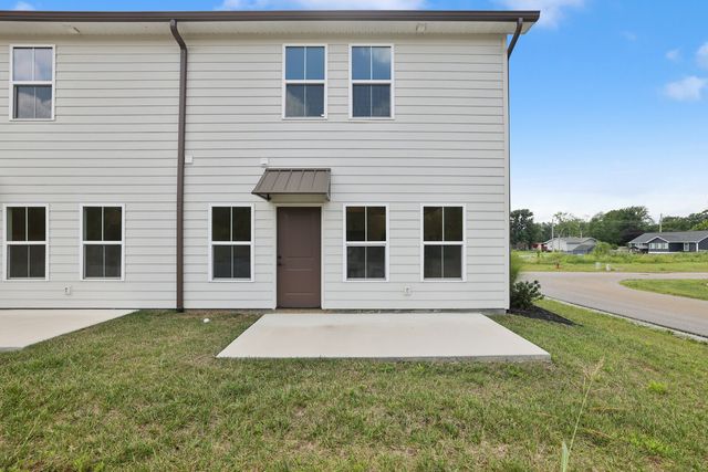 336 Legends Cir, Baxter, TN 38544