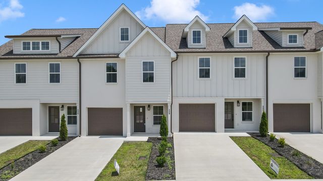 336 Legends Cir, Baxter, TN 38544