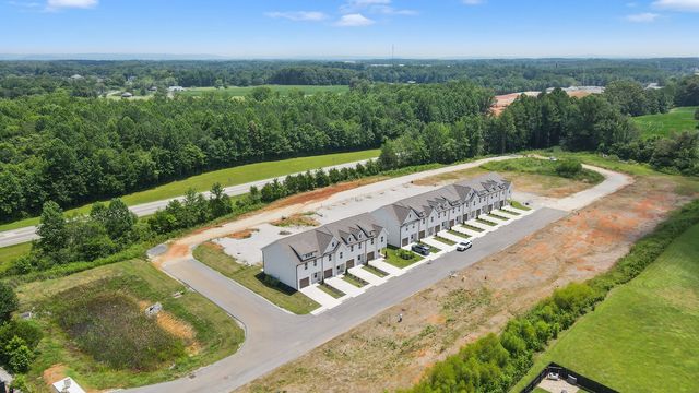 336 Legends Cir, Baxter, TN 38544