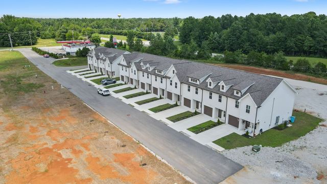 336 Legends Cir, Baxter, TN 38544