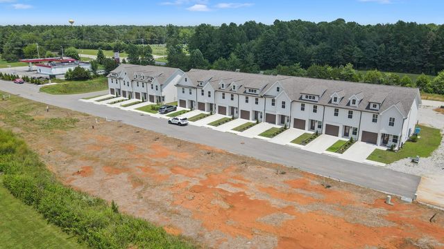 336 Legends Cir, Baxter, TN 38544