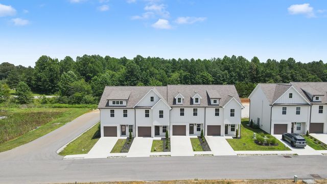 336 Legends Cir, Baxter, TN 38544