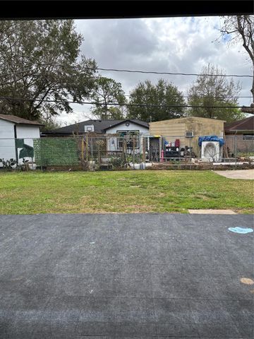 4115 Tidewater Drive, Houston, TX 77045