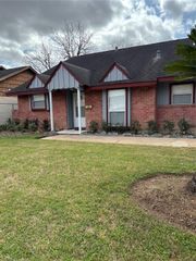4115 Tidewater Drive, Houston, TX 77045