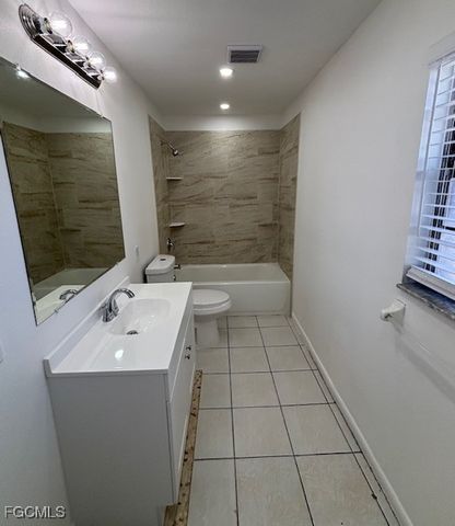 3805 SE 11th AVE, Cape Coral, FL 33904