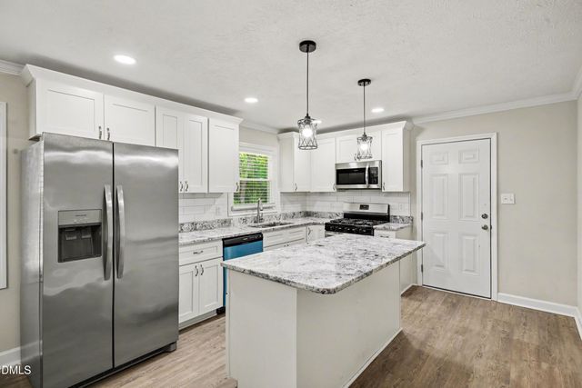 318 S Mcpherson Church Road, Fayetteville, NC 28303